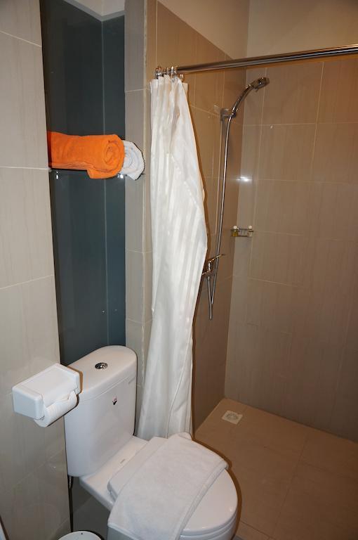 Ekon Hotel Yogyakarta Pokoj fotografie